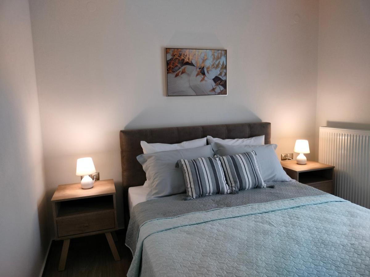 Thea Apartment *