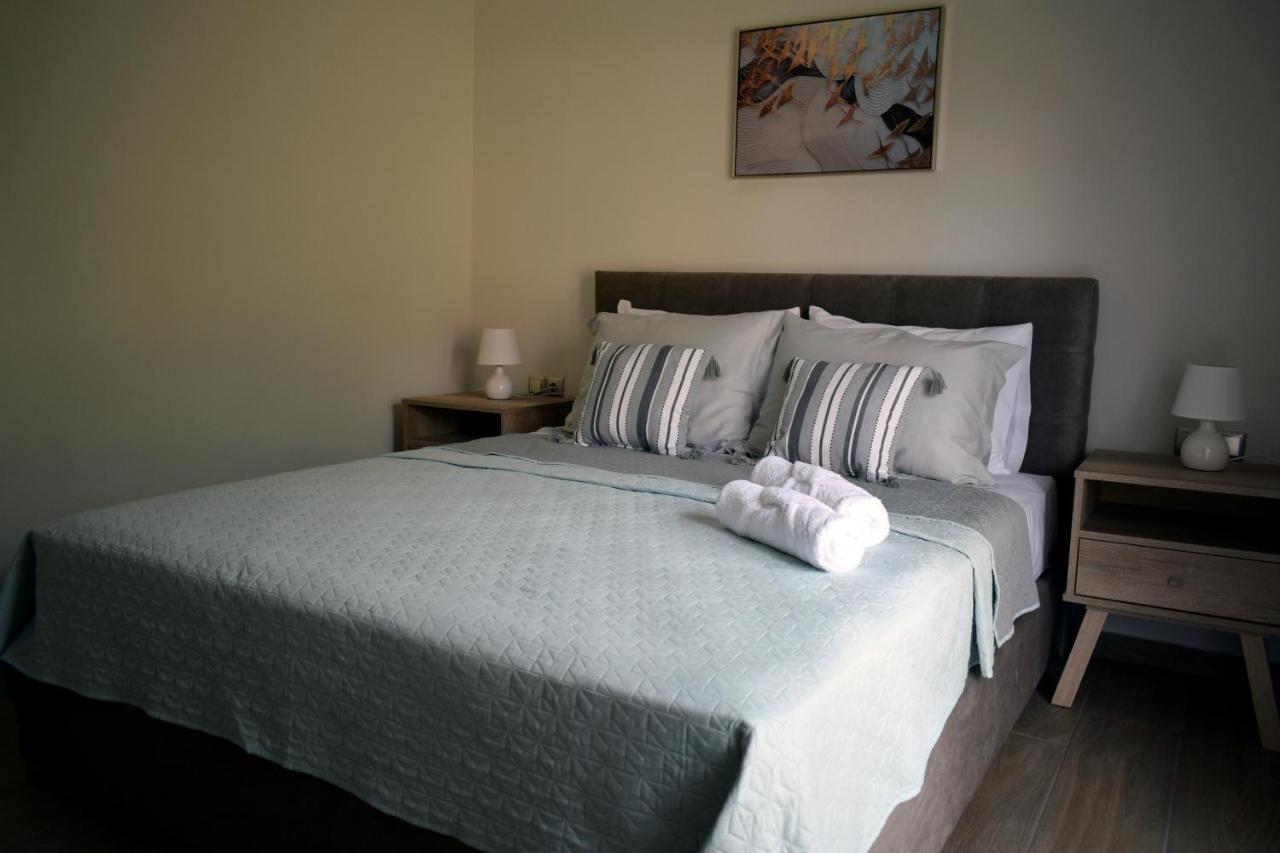 Thea Apartment