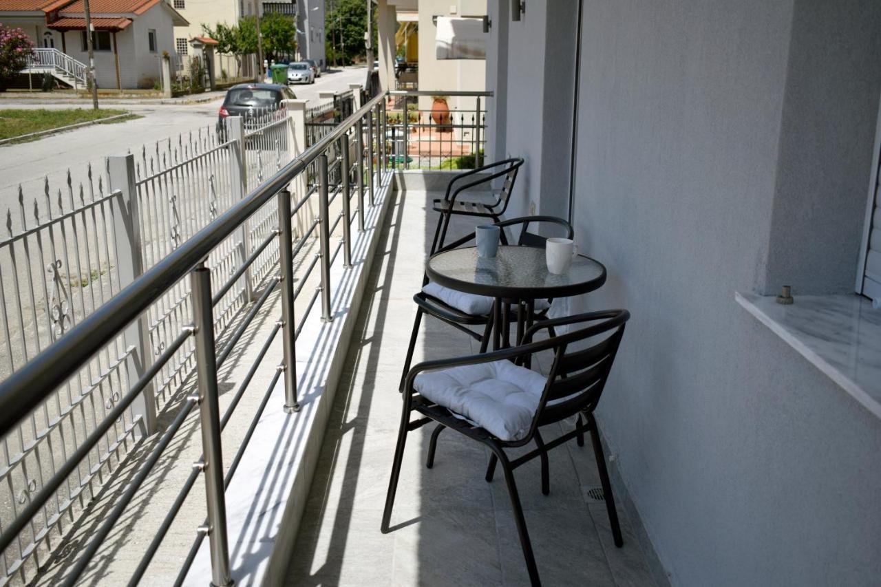 Apartment Thea Nea Karvali