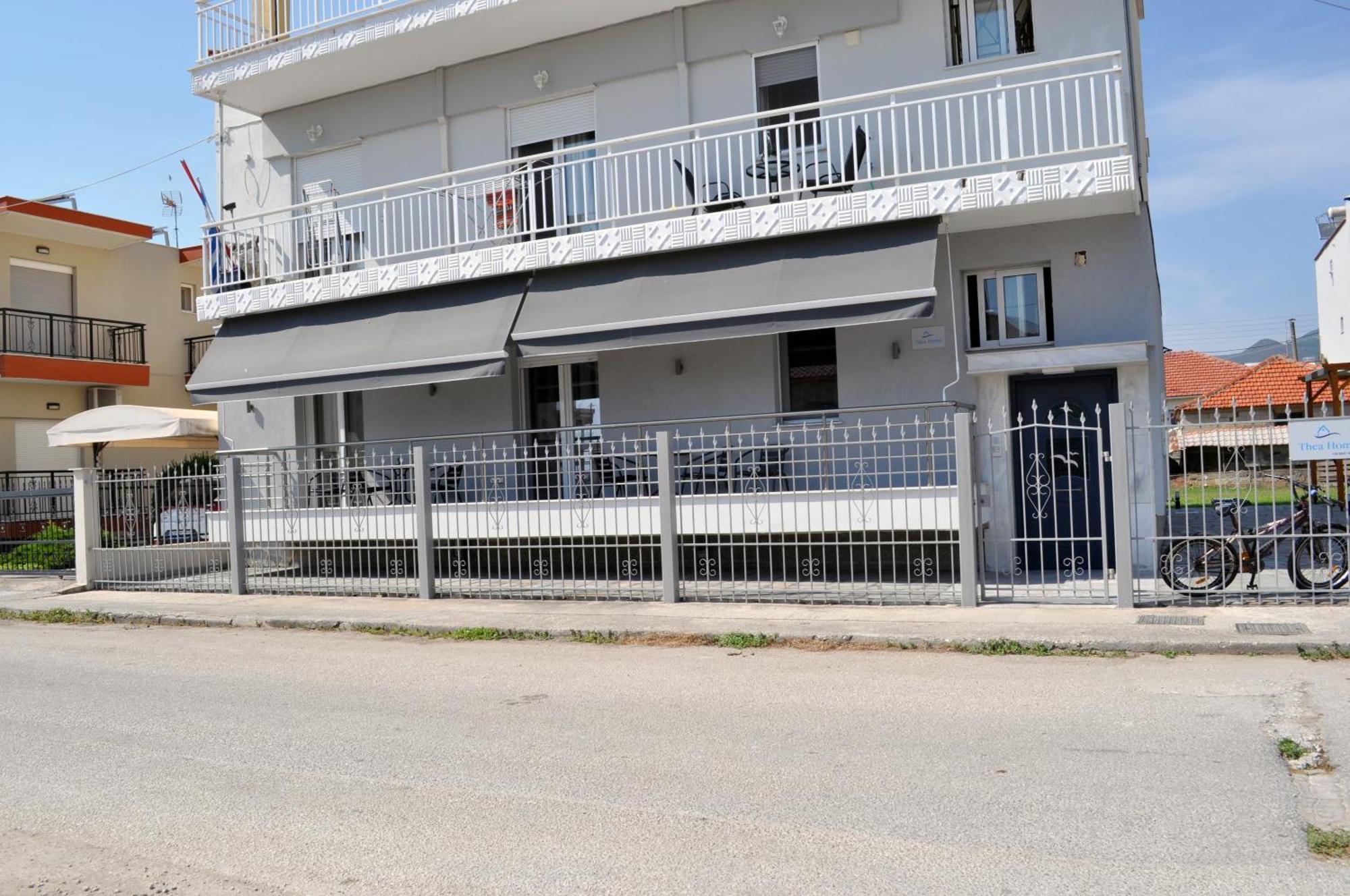 Apartment Thea Nea Karvali