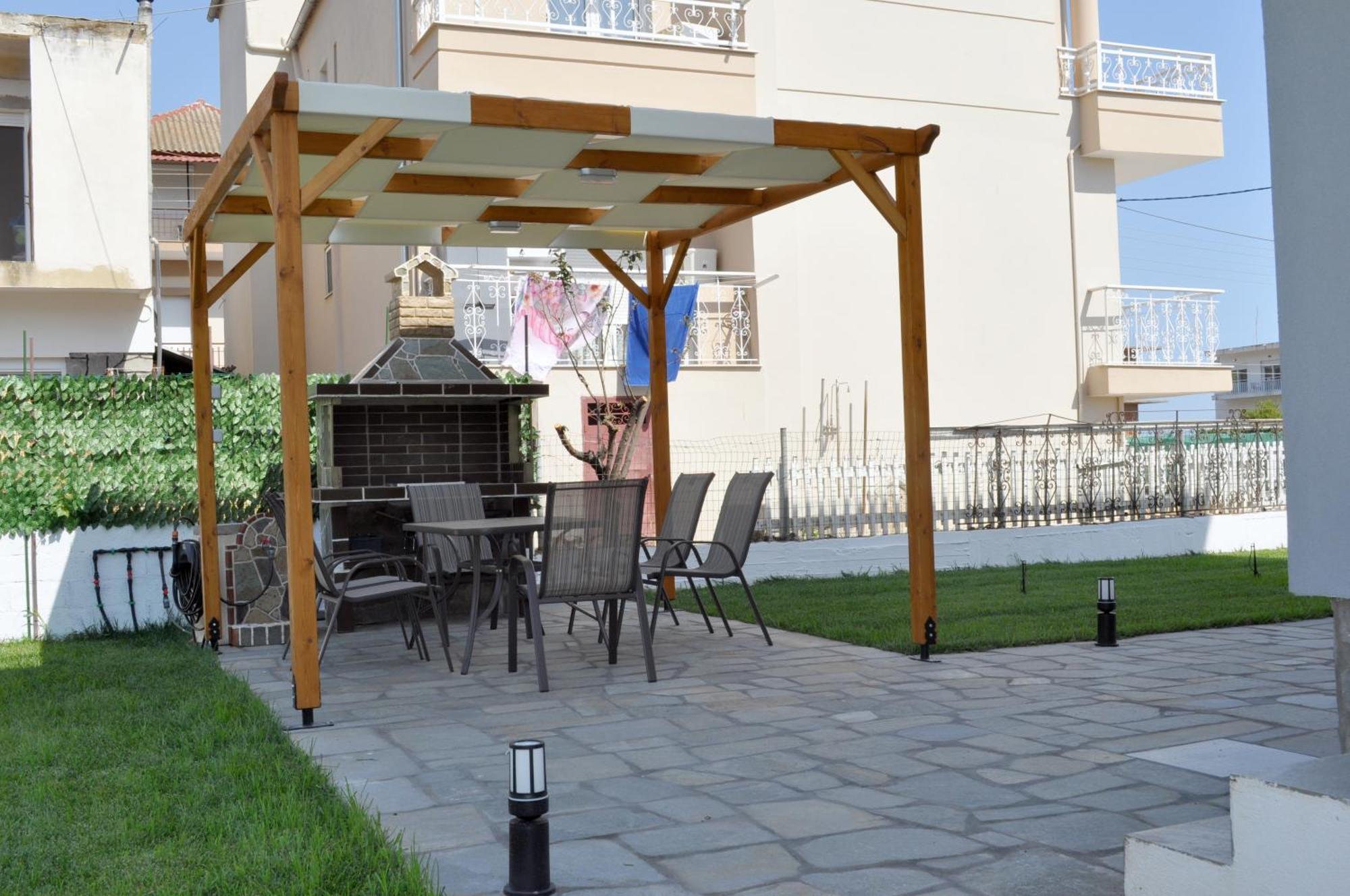 Apartment Thea Nea Karvali